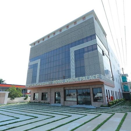 Hotel Ashok Palace Karūr Zewnętrze zdjęcie
