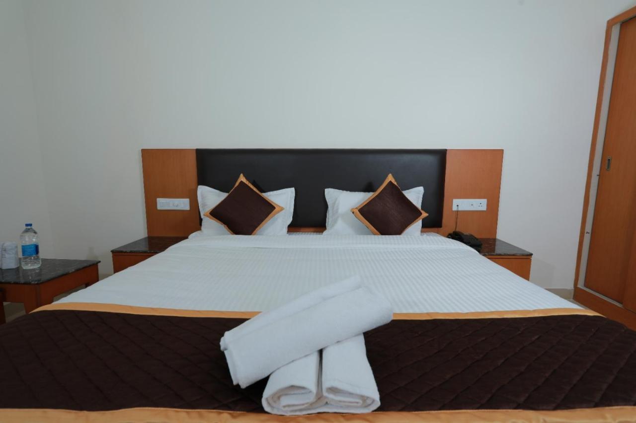 Hotel Ashok Palace Karūr Zewnętrze zdjęcie
