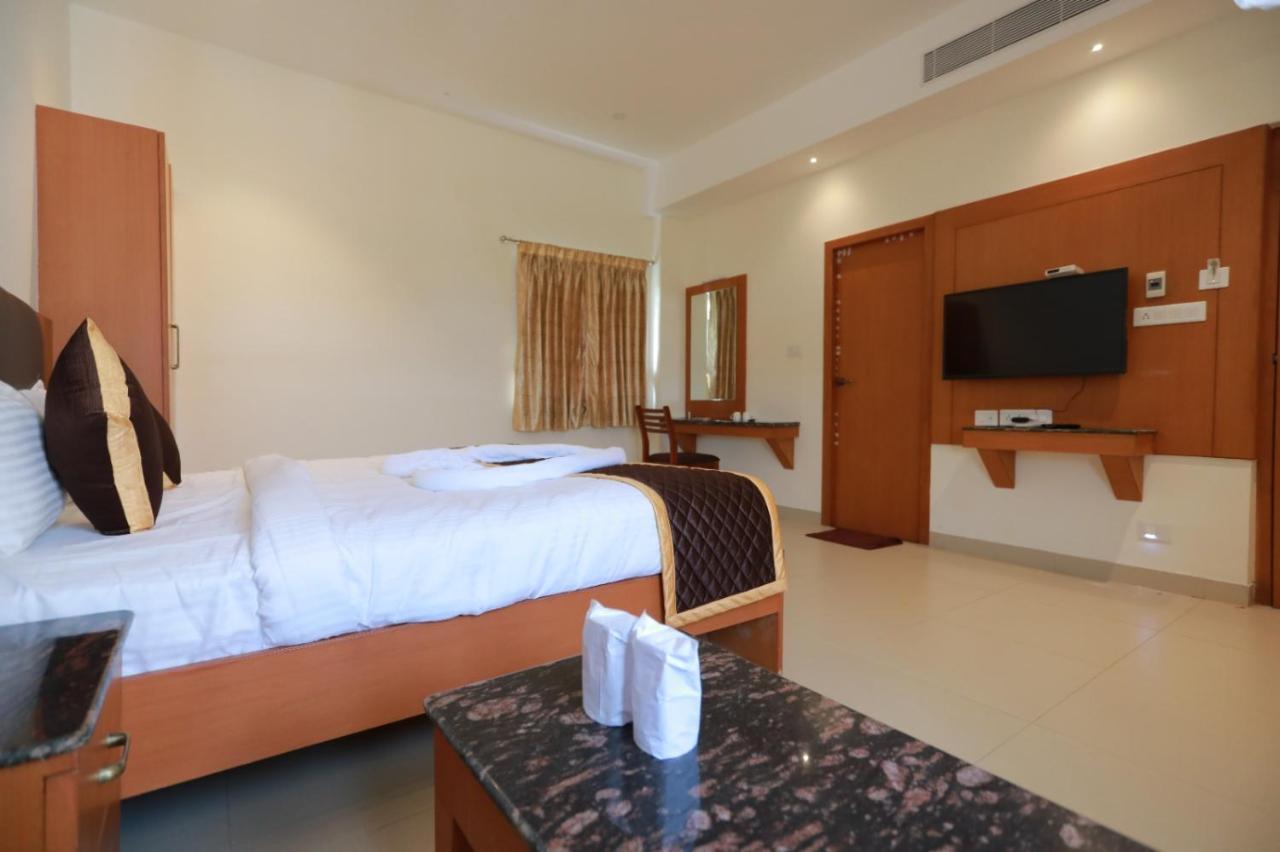 Hotel Ashok Palace Karūr Zewnętrze zdjęcie